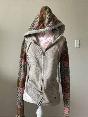 Roxy Heather Green Hooded Zip-Up Women's Sweater with Aztec Patterned Sleeves